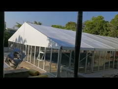 Tienda para el salón de deportes