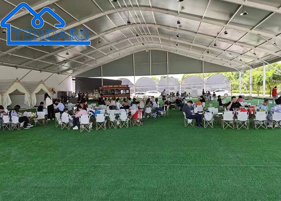 comprar Pico alto 25x40m Salón de deportes Tienda de acero galvanizado Concha para todo tipo de clima para cancha de tenis Fabricación en línea
