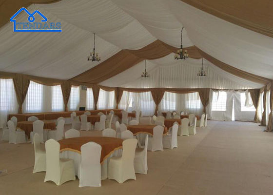 Habitación de hotel al aire libre del jardín de los acontecimientos del banquete de boda, accesorios de la tienda del partido para los acontecimientos
