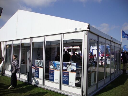 Paneles de pared de vidrio de 10x20m Serie G Carpa con marco en A Carpa para fiestas Paredes de vidrio templado Exposición Feria comercial